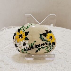 Hand Painted Welcome Rock with Daisies